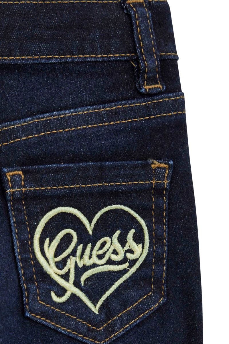 Jeans da neonata e bambina con taglio svasato e logo lettering con cuore ricamato sul retro K5BA00D4CA0