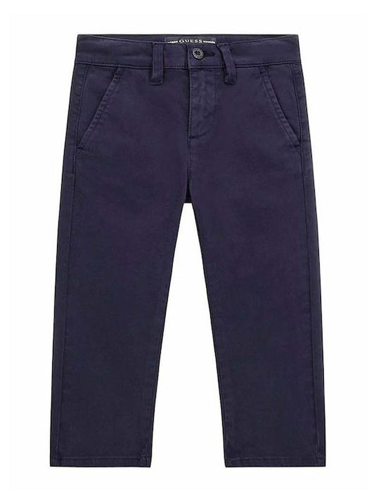 Pantaloni slim con taschini e bottoni sul retro