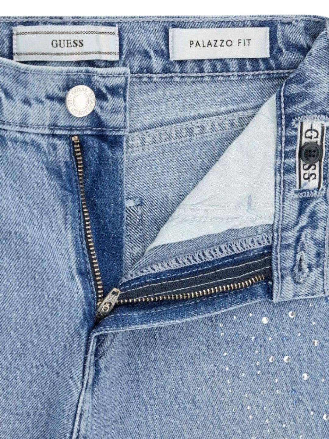 Jeans da ragazza con lavaggio chiaro e dettagli strass sul davanti J6BA09D2208
