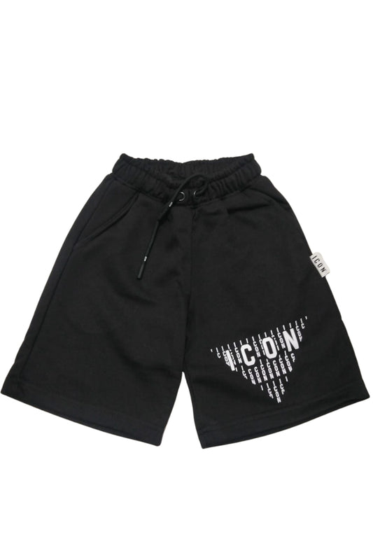 Bermuda da ragazzo in cotone con maxi triangolo stilizzato con multi logo lettering sul davanti IBSH001104
