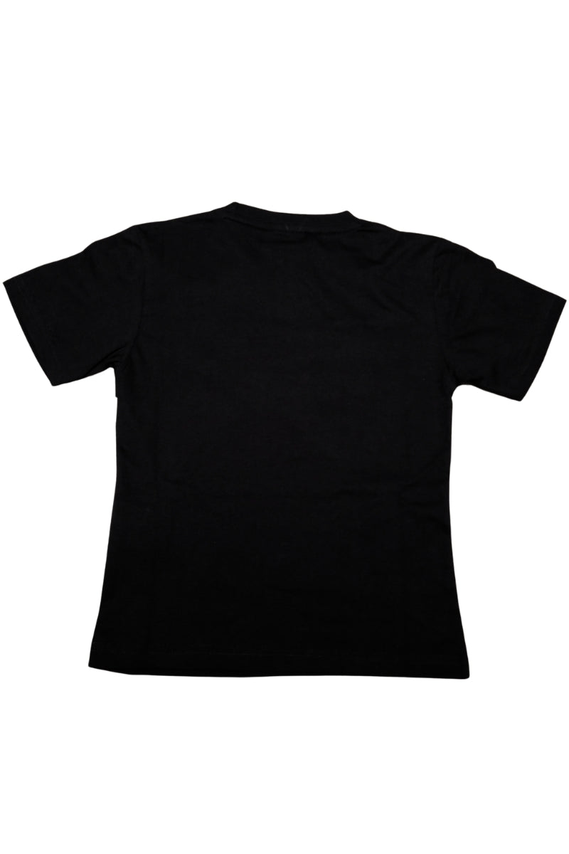 T-shirt da ragazzo con stampa bande multi color e multi logo lettering a incrocio IBKS001115