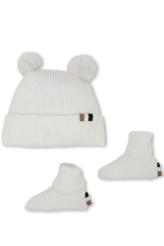 Set cappello e calzini da neonato in maglia con patch a contrasto colore J52599