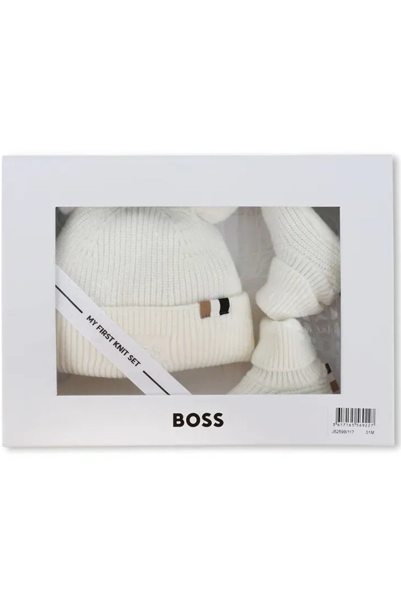 Set cappello e calzini da neonato in maglia con patch a contrasto colore J52599